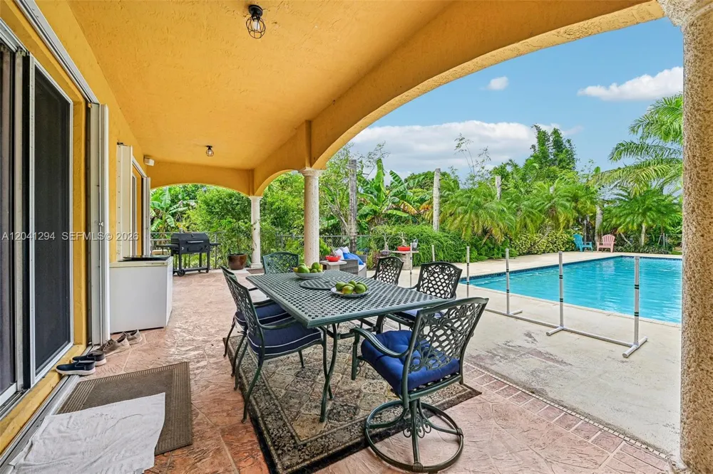 21401 SW 187th Ave Miami, FL 33187