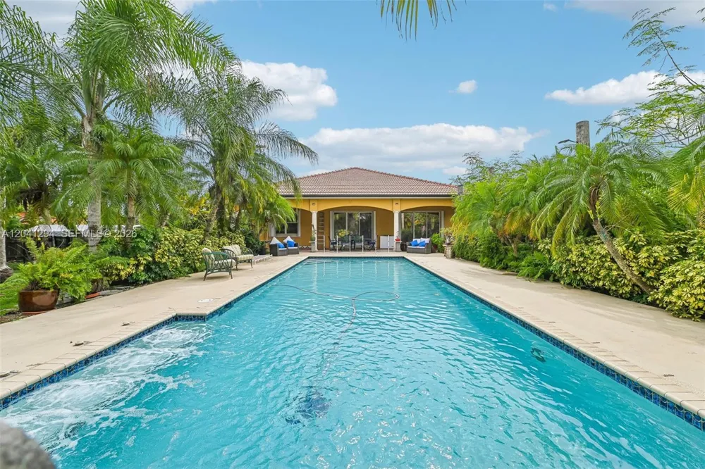21401 SW 187th Ave Miami, FL 33187