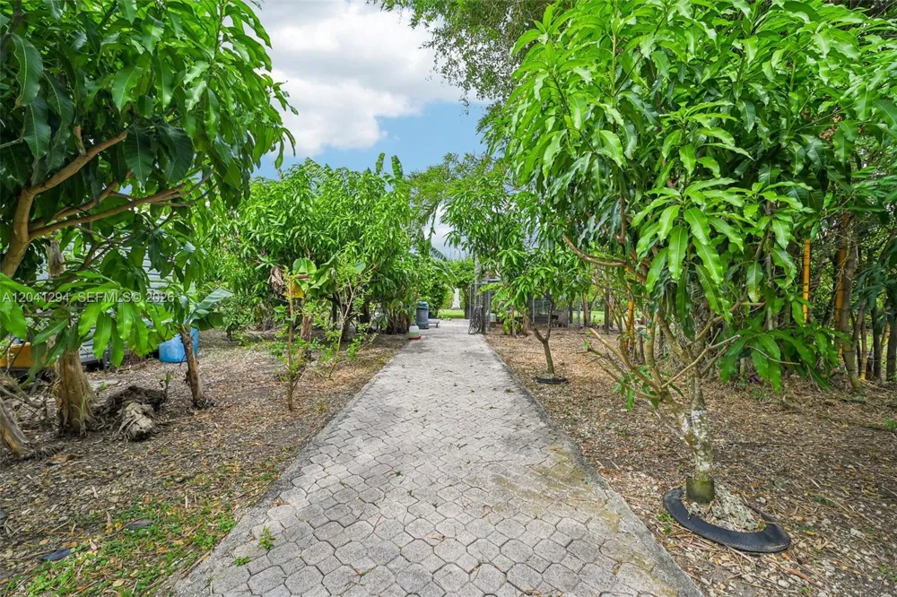 21401 SW 187th Ave Miami, FL 33187