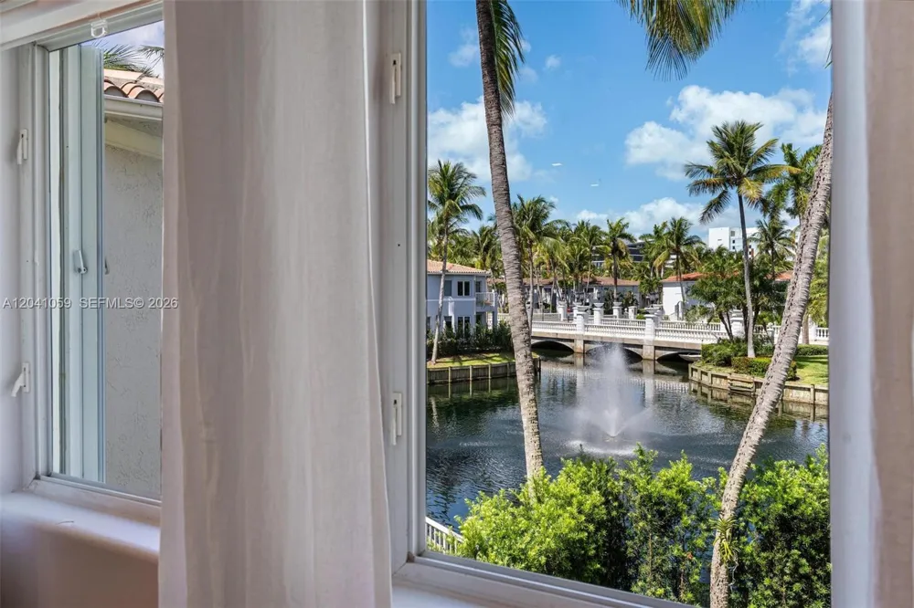 20940 NE 31st Pl Aventura, FL 33180