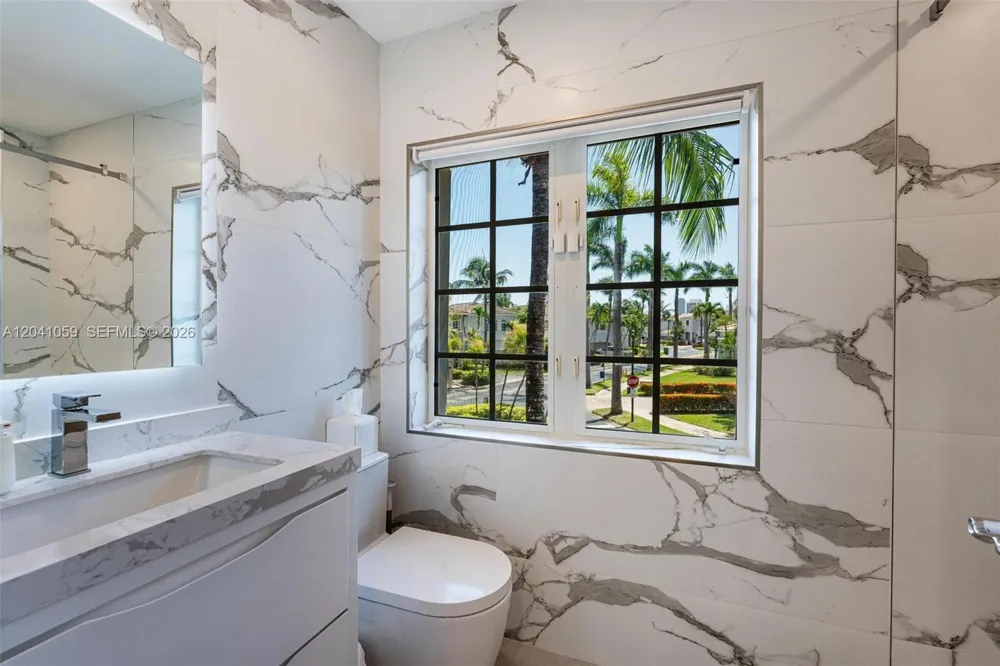 20940 NE 31st Pl Aventura, FL 33180
