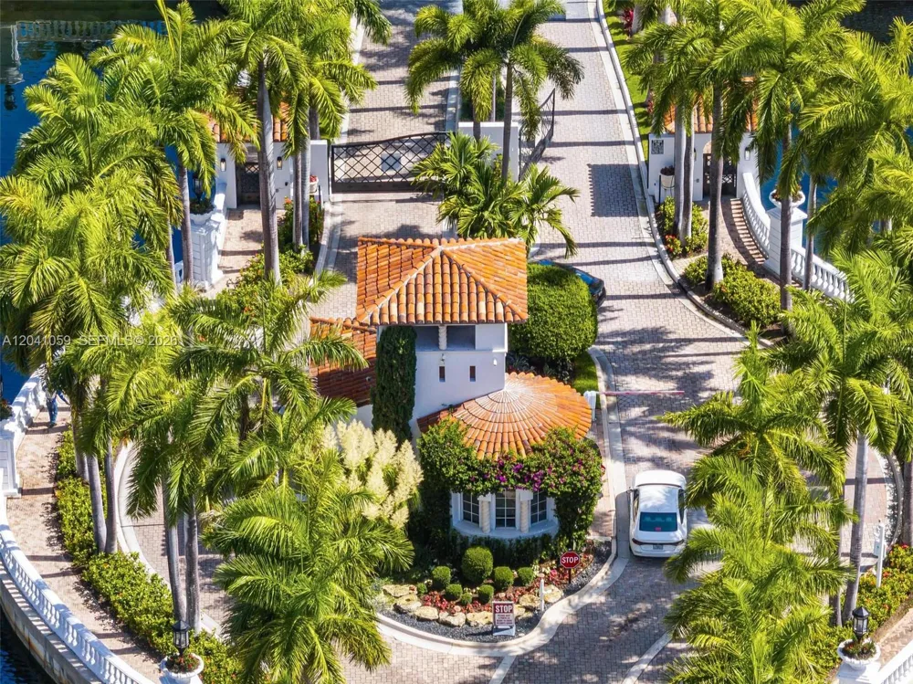 20940 NE 31st Pl Aventura, FL 33180