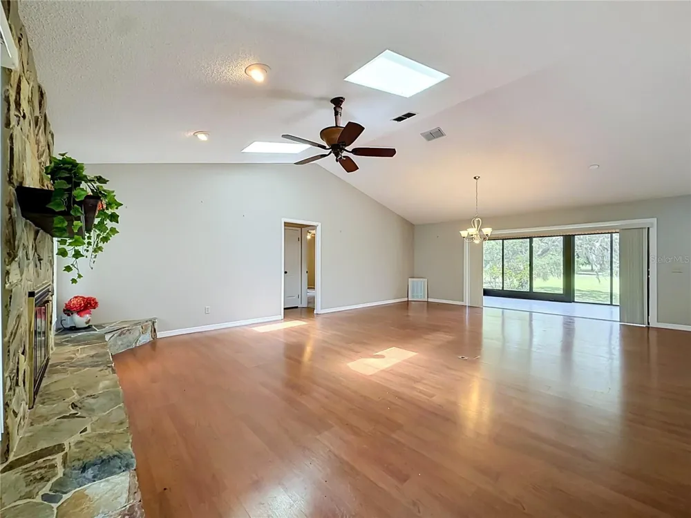 8831 E SANDPIPER DRIVE Inverness, FL 34450