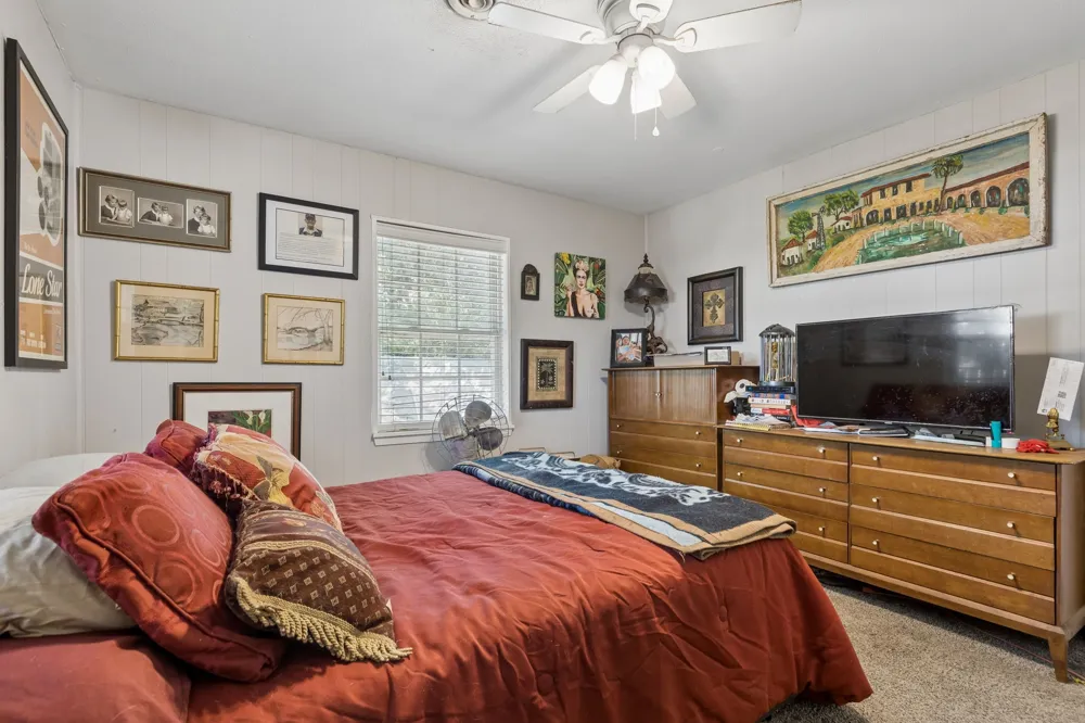 7705 Navajo Trail Lake Worth, TX 76135