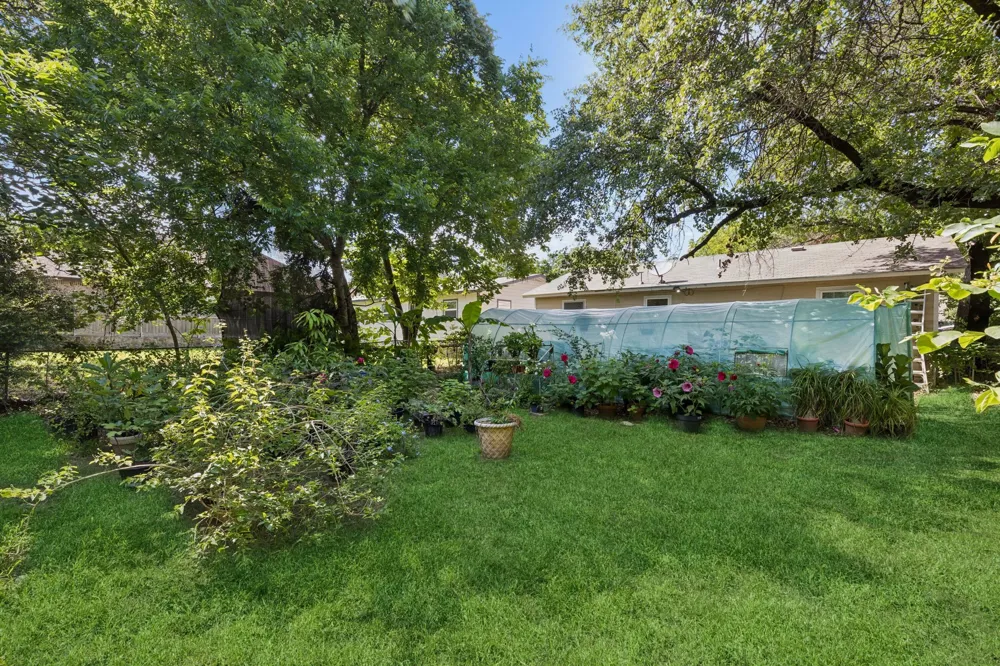 7705 Navajo Trail Lake Worth, TX 76135