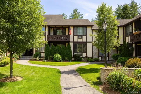 8 Foxwood Drive #8