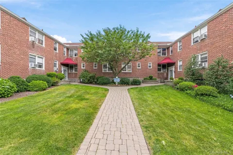 9 Bryant Crescent #1G