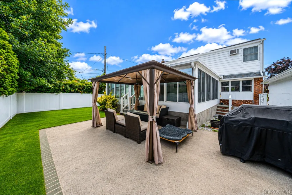 67 Douglas Drive East Meadow, NY 11554
