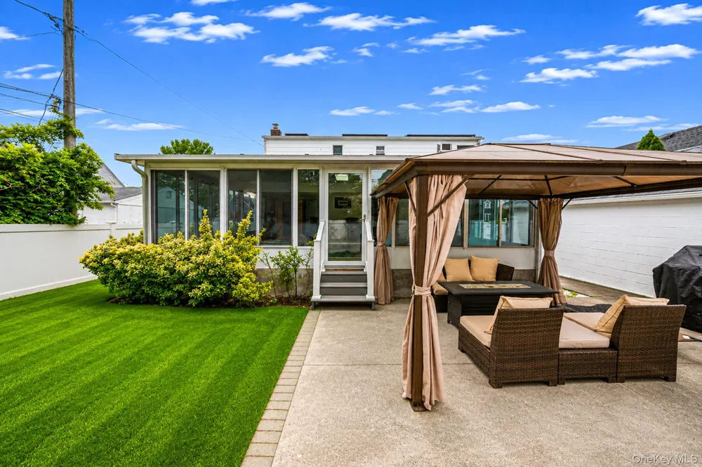 67 Douglas Drive East Meadow, NY 11554