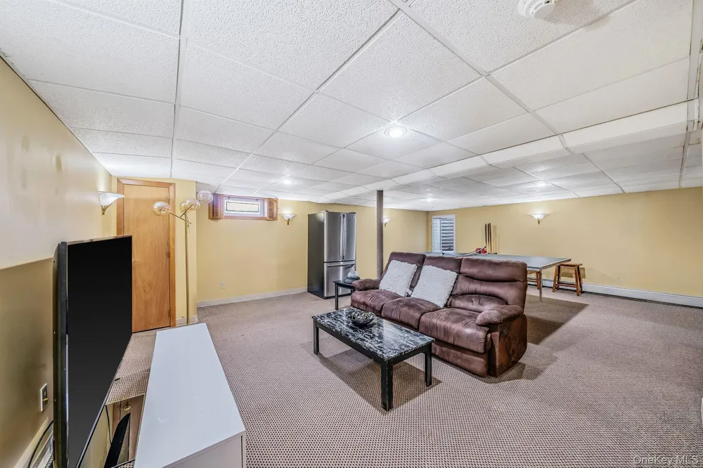 67 Douglas Drive East Meadow, NY 11554