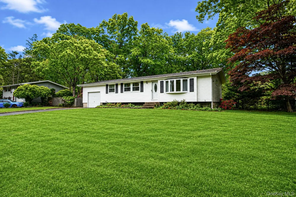 16 Lodge Lane East Setauket, NY 11733