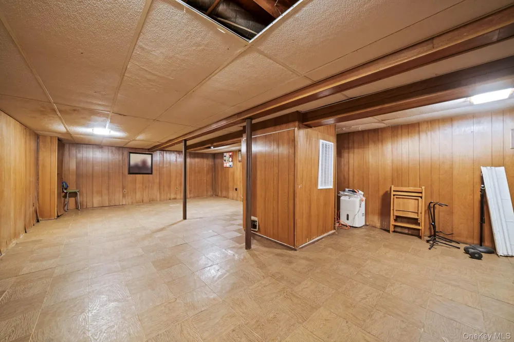 16 Lodge Lane East Setauket, NY 11733