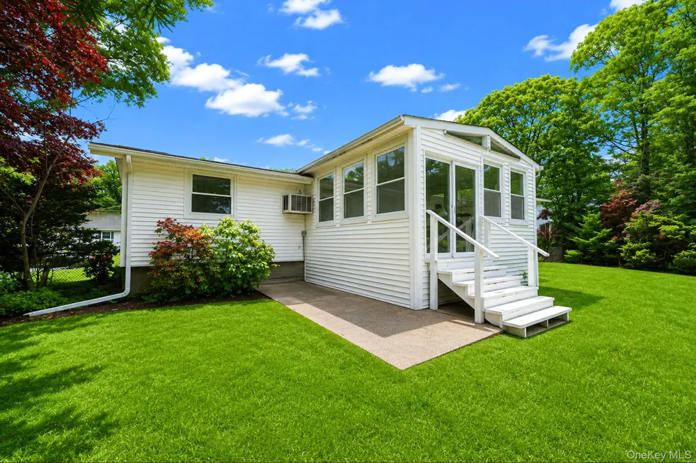 16 Lodge Lane East Setauket, NY 11733