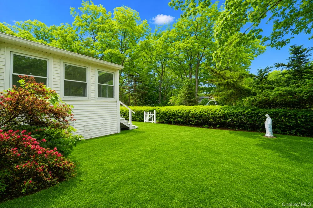 16 Lodge Lane East Setauket, NY 11733