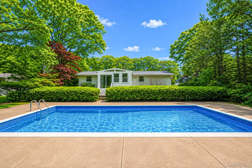 16 Lodge Lane East Setauket, NY 11733