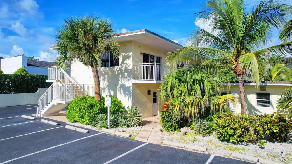 6520 Ocean Boulevard #30 Ocean Ridge, FL 33435