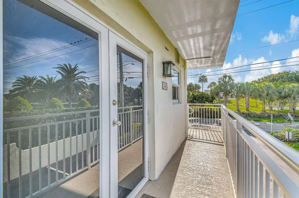 6520 Ocean Boulevard #30 Ocean Ridge, FL 33435
