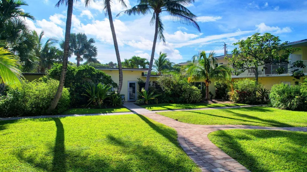 6520 Ocean Boulevard #30 Ocean Ridge, FL 33435
