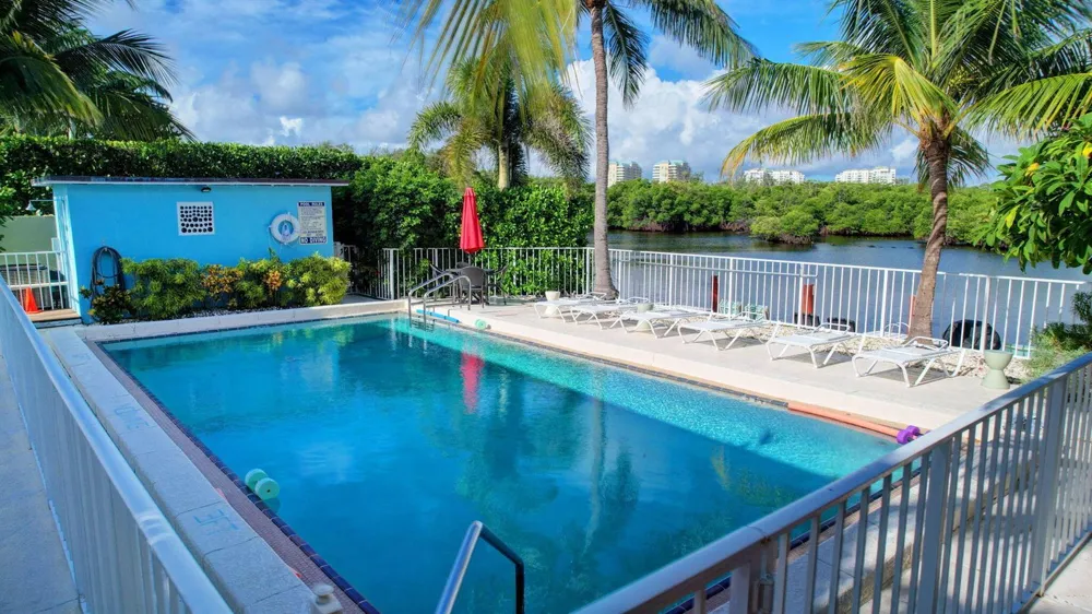 6520 Ocean Boulevard #30 Ocean Ridge, FL 33435