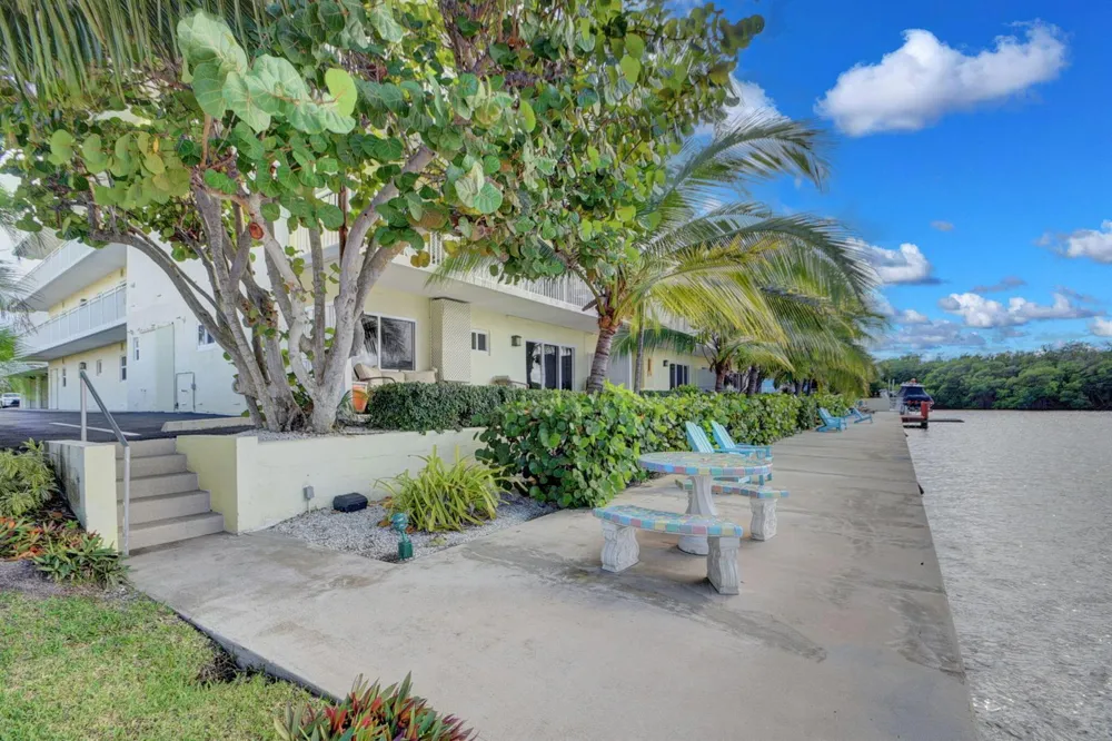 6520 Ocean Boulevard #30 Ocean Ridge, FL 33435
