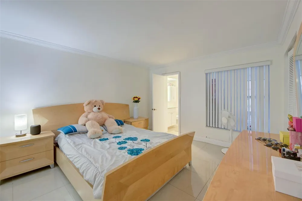 3777 NW 78th Avenue NW #10D Hollywood, FL 33024