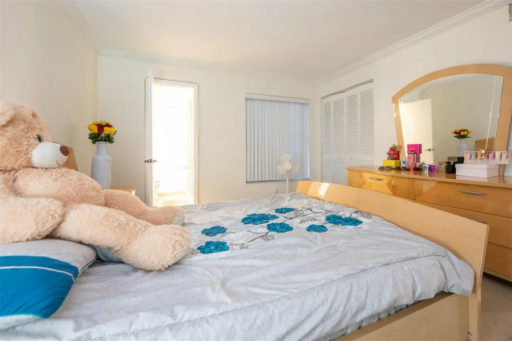 3777 NW 78th Avenue NW #10D Hollywood, FL 33024