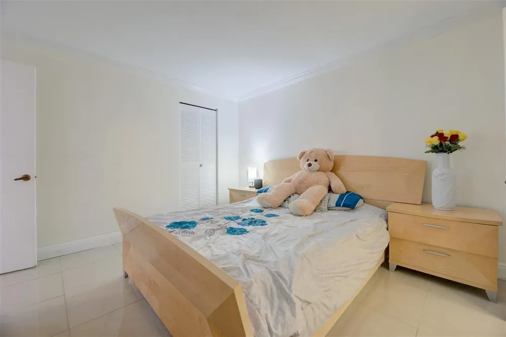3777 NW 78th Avenue NW #10D Hollywood, FL 33024