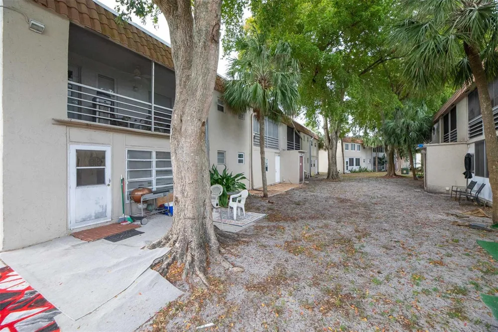 3777 NW 78th Avenue NW #10D Hollywood, FL 33024
