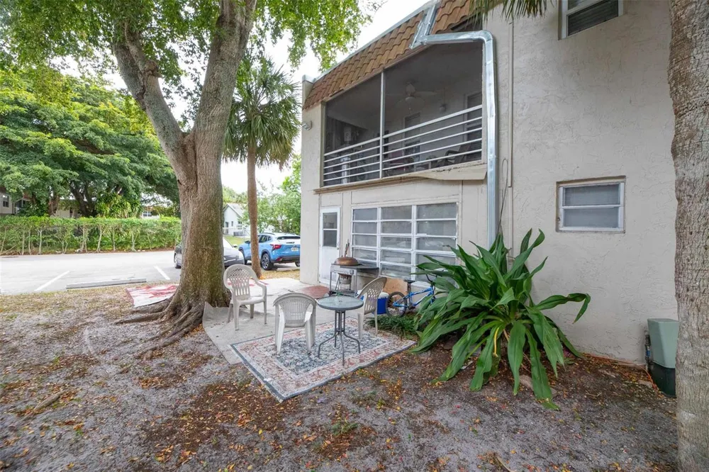 3777 NW 78th Avenue NW #10D Hollywood, FL 33024