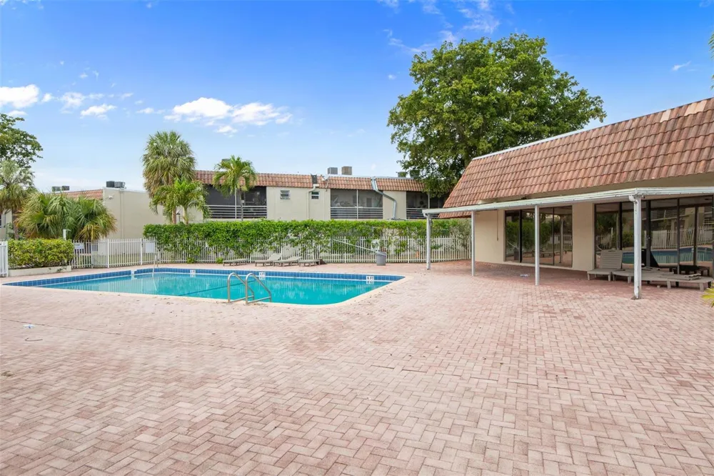 3777 NW 78th Avenue NW #10D Hollywood, FL 33024