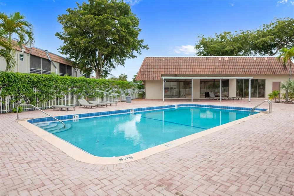 3777 NW 78th Avenue NW #10D Hollywood, FL 33024