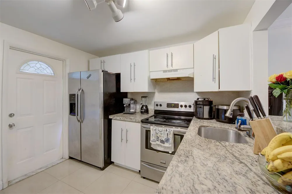 3777 NW 78th Avenue NW #10D Hollywood, FL 33024