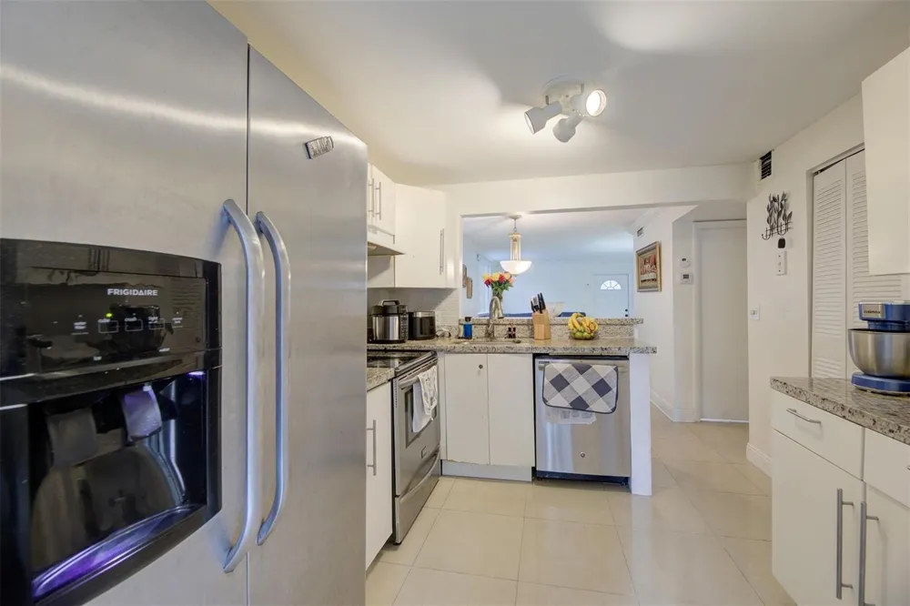 3777 NW 78th Avenue NW #10D Hollywood, FL 33024