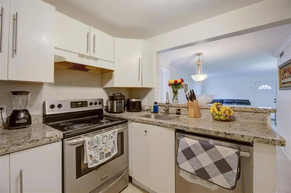 3777 NW 78th Avenue NW #10D Hollywood, FL 33024