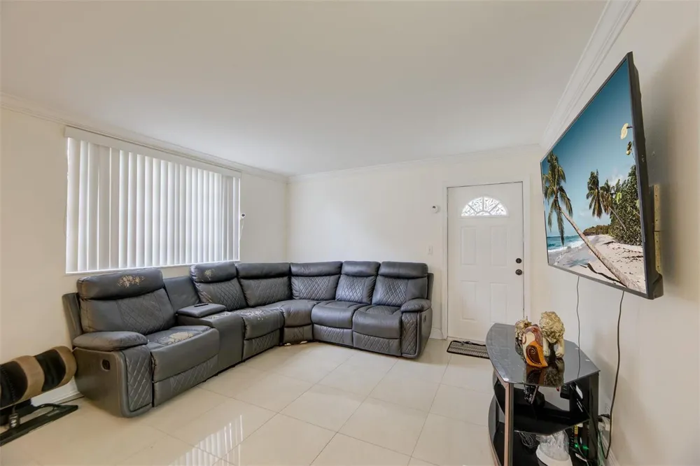 3777 NW 78th Avenue NW #10D Hollywood, FL 33024