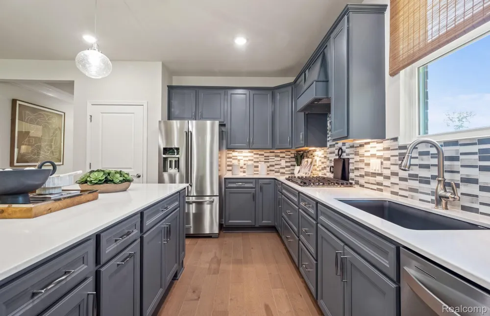 55933 Oak Pointe Drive Shelby Charter Township, MI 48315