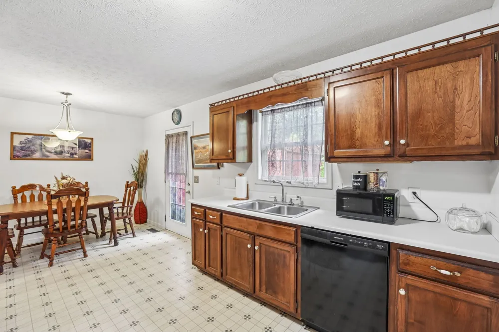 310 Redbud Ln Unionville, TN 37180