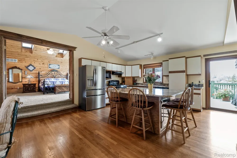 2745 Lari Court West Bloomfield Charter Township, MI 48324