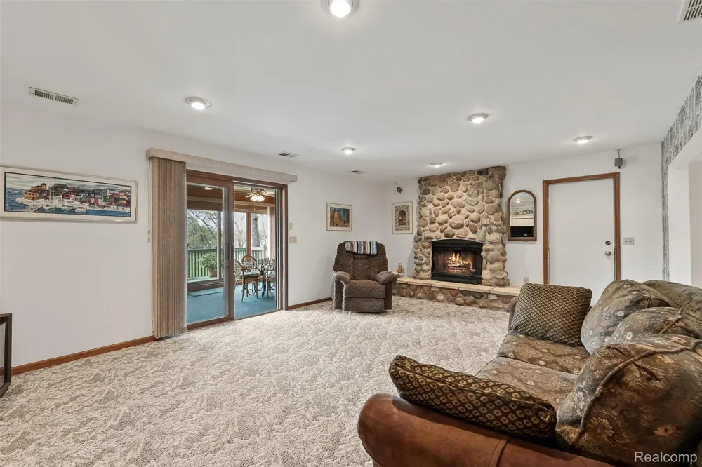 2745 Lari Court West Bloomfield Charter Township, MI 48324