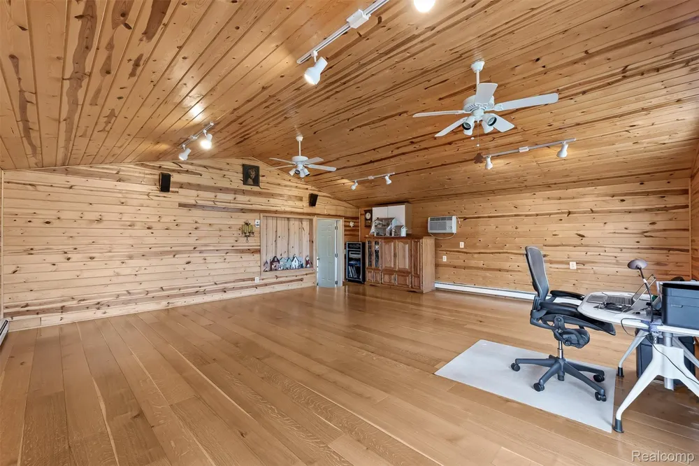 2745 Lari Court West Bloomfield Charter Township, MI 48324