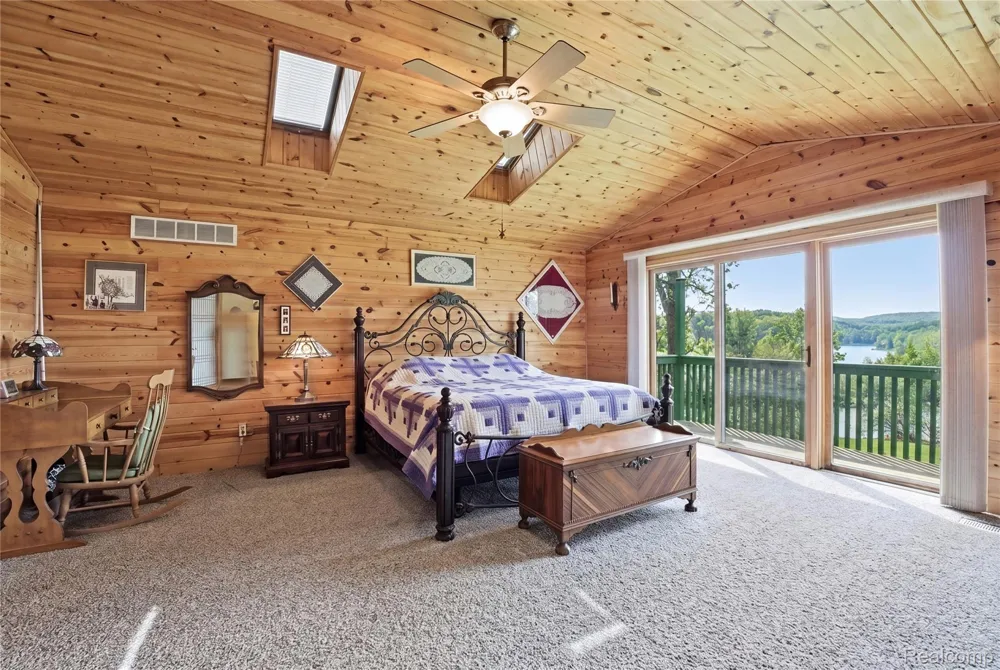 2745 Lari Court West Bloomfield Charter Township, MI 48324