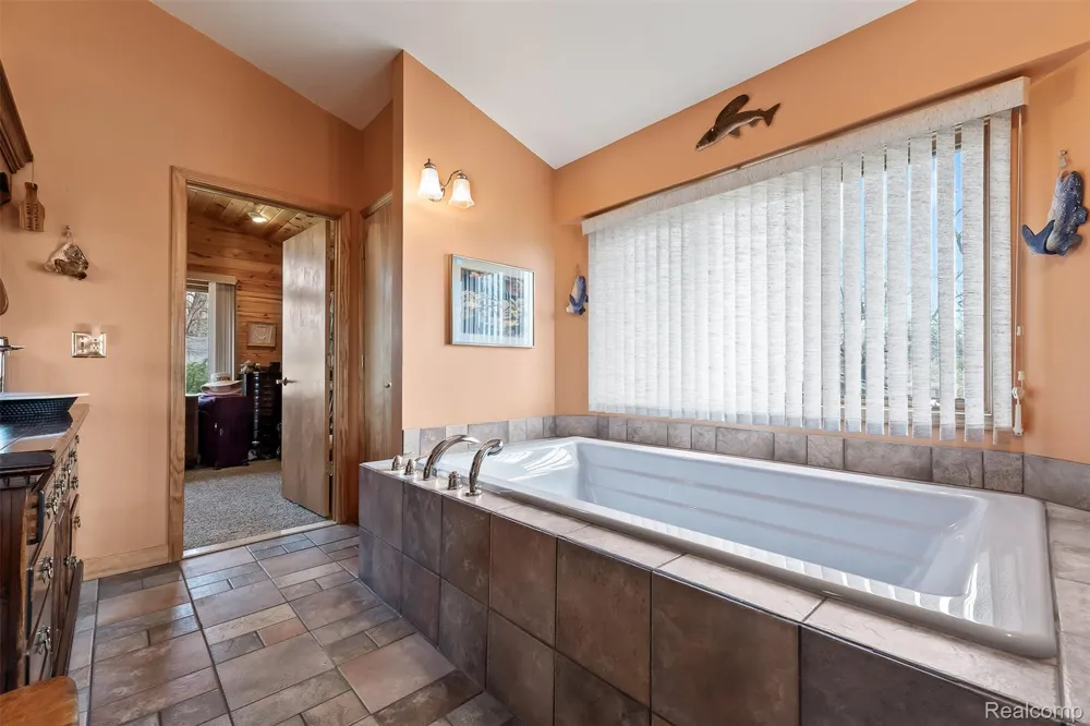 2745 Lari Court West Bloomfield Charter Township, MI 48324