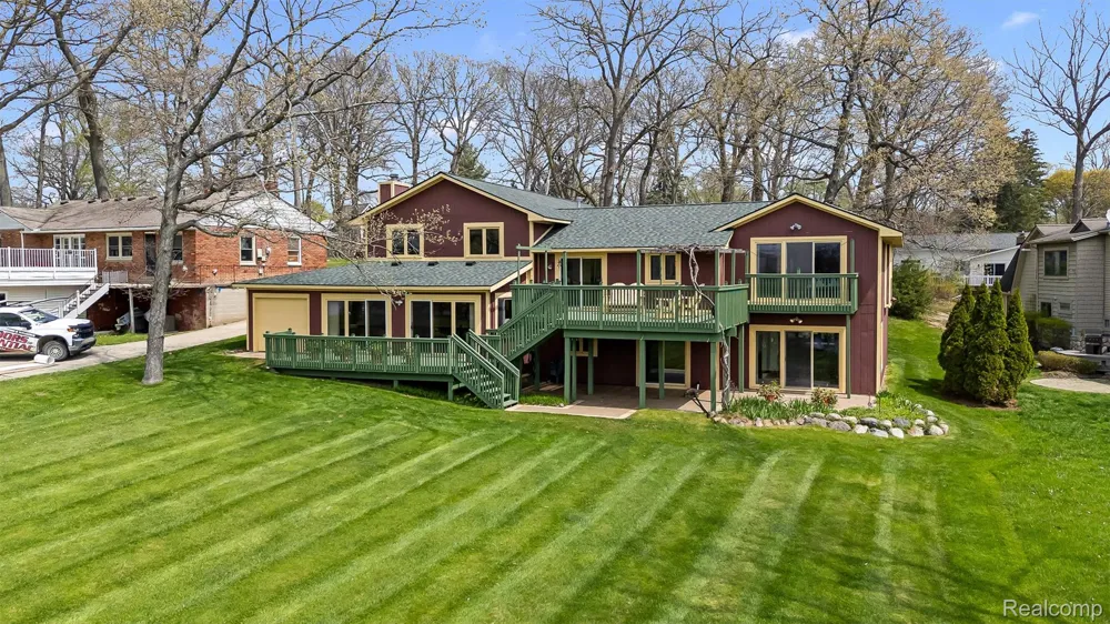 2745 Lari Court West Bloomfield Charter Township, MI 48324