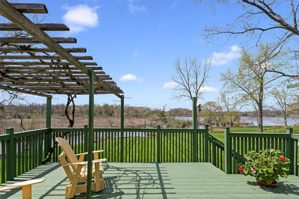 2745 Lari Court West Bloomfield Charter Township, MI 48324