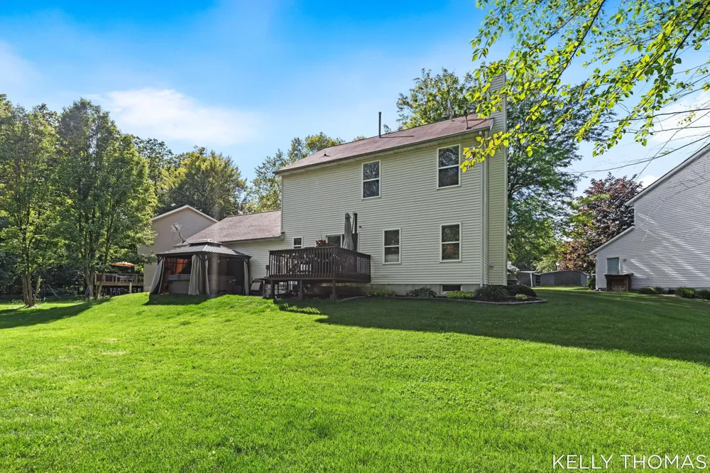 5892 Powderhorn Court SW Wyoming City, MI 49418