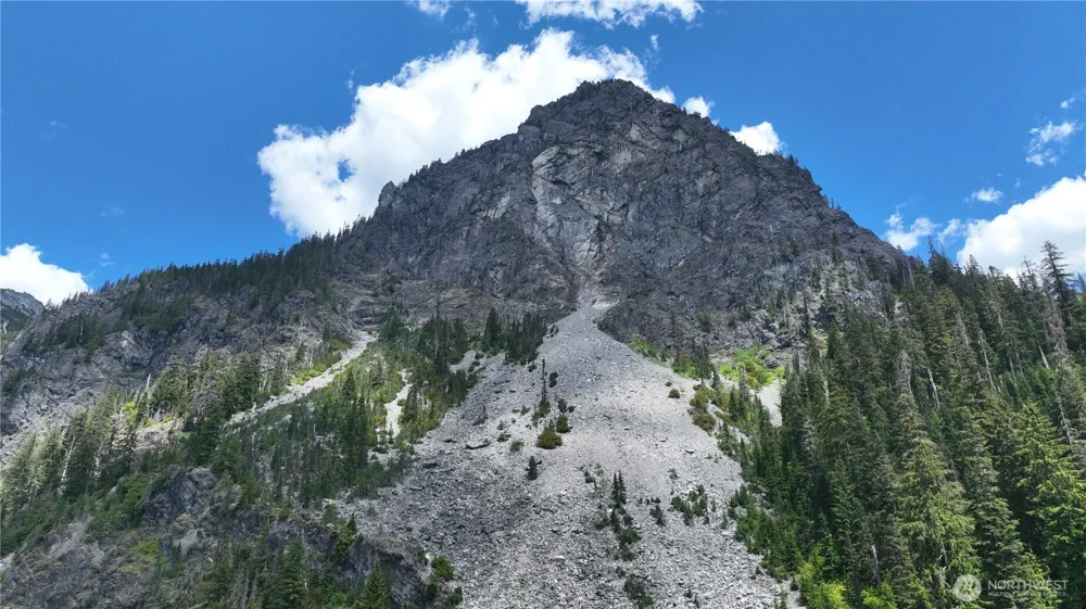 30 Saint Anton Snoqualmie Pass, WA 98068