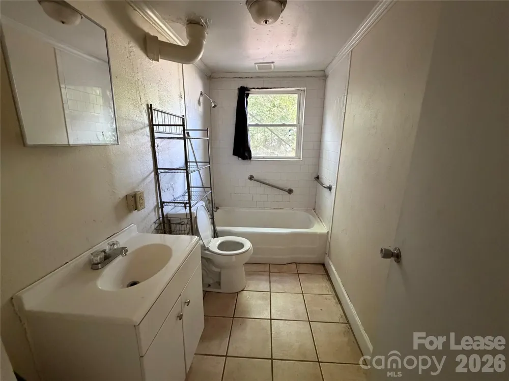 325 Chambers Street Statesville, NC 28677