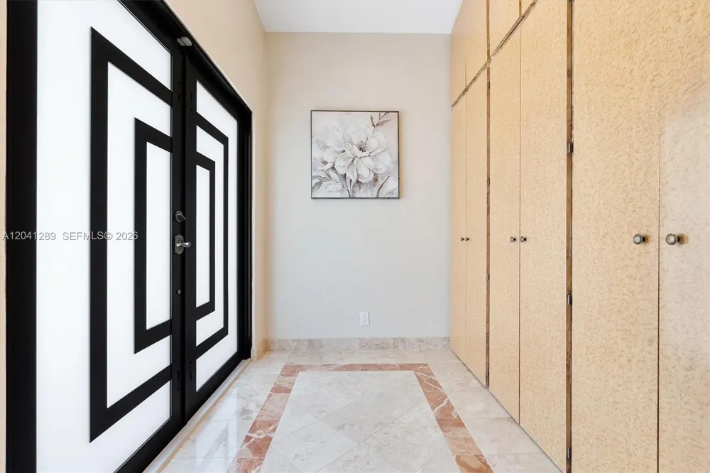 2531 NE 195th St Miami, FL 33180