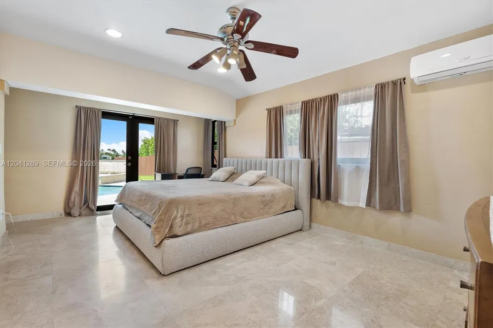 2531 NE 195th St Miami, FL 33180