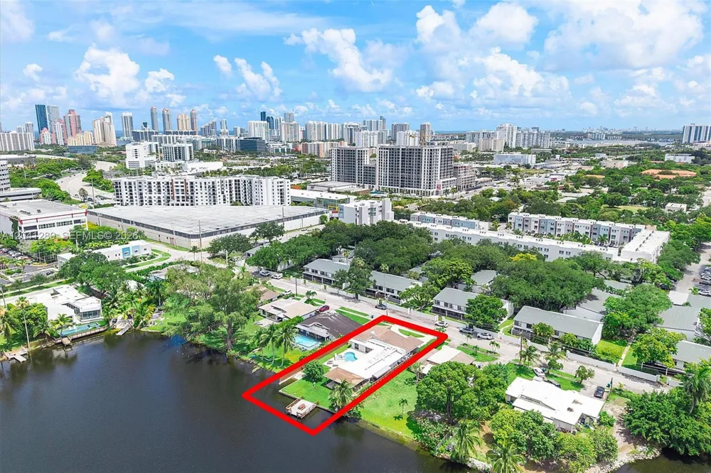 2531 NE 195th St Miami, FL 33180